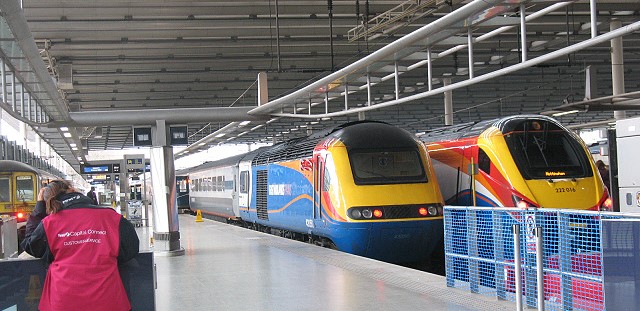 Stephen Craven / East Midlands Trains at St Pancras / CC BY-SA 2.0